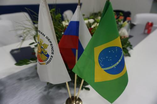 Rusia planea lanzar la producción de armas, aviones y drones en colaboración con América Latina
