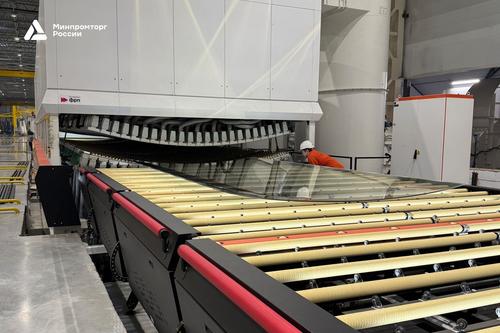 Production of extra-large curved glass units with a length of 12 meters