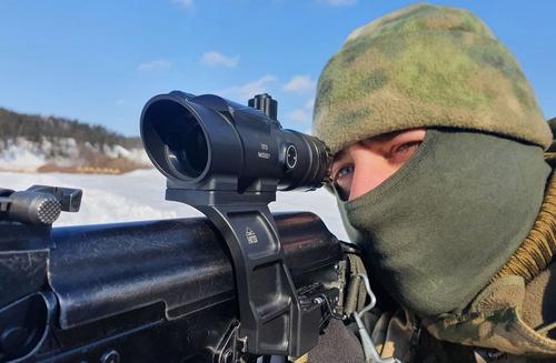 Ростех разработал новейшие прицелы и приборы разведки для военных