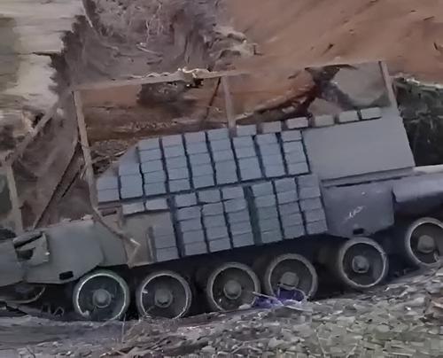 Militares rusos transformaron un tanque T-80BV en un BTR pesado artesanal: imágenes únicas