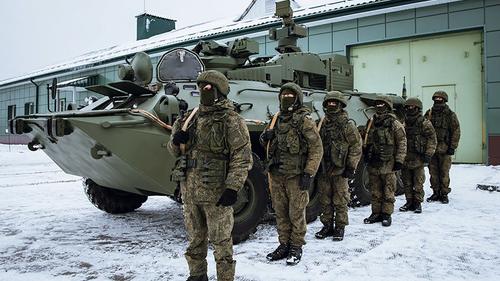 Экипаж и десант противодиверсионной машины «Тайфун-М»