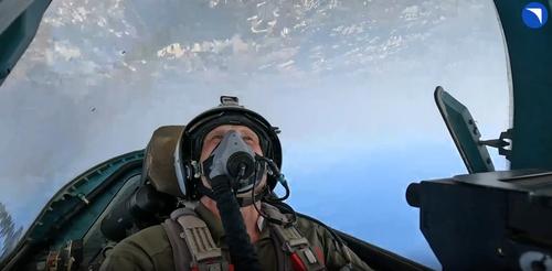 Epic Footage of Su-57 Fighter Turns at India Exhibition Emerges