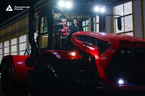 Minister Anton Alikhanov in the cabin of the "Kirovets" tractor