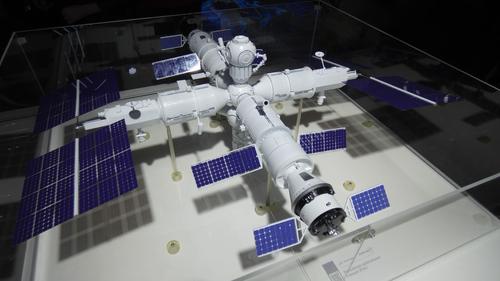 Cosmic Symbiosis: Russian Orbital Station to Become a Platform for Hybrid Space Systems