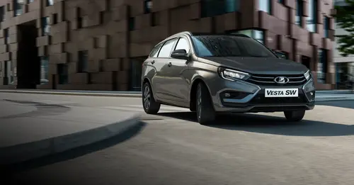 AvtoVAZ resumes assembly of Lada Vesta SW with a CVT
