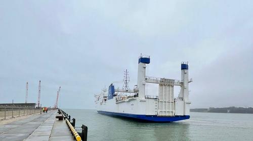 La terminal marítima en la región de Kaliningrado recibió el ferry "Antej" desde San Petersburgo