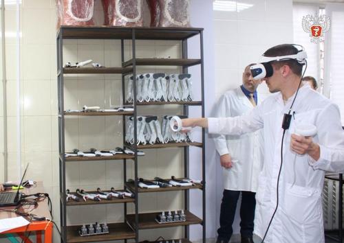 В Донецке открылась лаборатория с нейроинтерфейсами и VR для студентов-медиков
