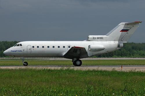 Як-40