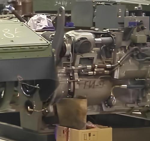 Transmission of the T-14 "Armata" tank in the production workshop of UVZ.