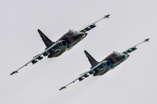 Наиболее совершенный Су-25СМ3 возглавил звено штурмовиков перед ударами С-8ОФП «Бронебойщик»: эпичные кадры