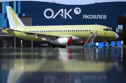 Автомат тяги и автопилот для SJ-100: «Яковлев» представил новые разработки