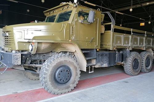 Бронированная кабина вездехода «Торнадо-У» выдержала мощный прилет осколков: личный состав сохранил жизнь