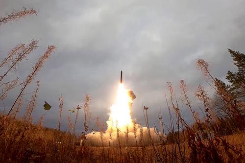 «Полностью неуязвимы»: в США признали беспомощность систем THAAD и Aegis перед российскими гиперзвуковыми ракетами