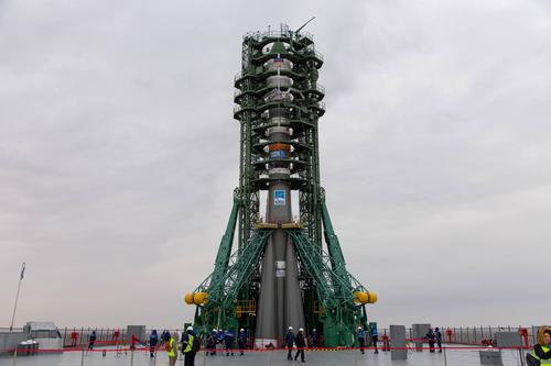Ракету с кораблем «Прогресс МС-29» установили на стартовый стол Байконура