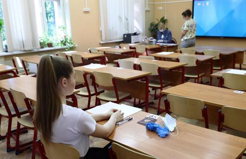 Школьники будут сдавать ЕГЭ по информатике на компьютерах с отечественным ПО
