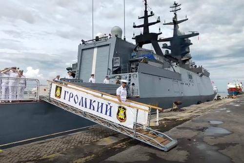 Отряд кораблей ТОФ, включающий корвет «Громкий», зашел в индонезийский порт Сурабая перед учениями