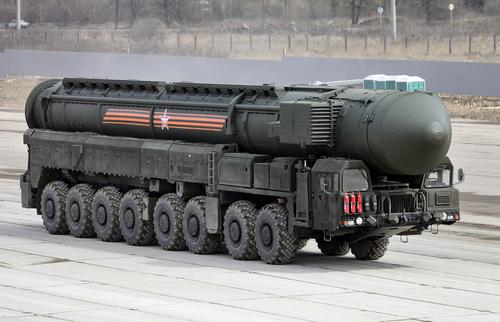 Unidad de lanzamiento autopropulsada (SPU) 15U175M del complejo RS-24 "Yars"