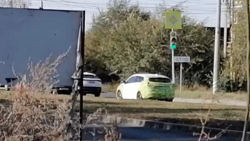 Автомобиль LADA Iskra SW Cross почти без камуфляжа заметили в Тольятти