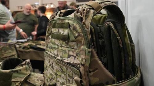 В компании «БронеЁж» создали бронежилет для женщин