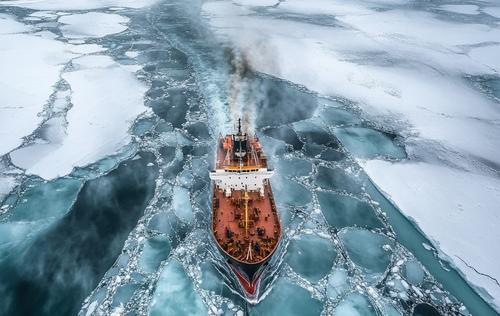 Российские ученые разработали ИИ-систему для оценки выбросов CO2 от судов Севморпути