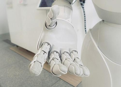 Шаг в светлое будущее: два центра робототехники откроются в России в 2025 и 2026 годах