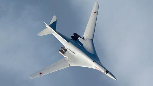 Грозный «Белый лебедь»: Ту-160 — легендарный стратегический бомбардировщик России