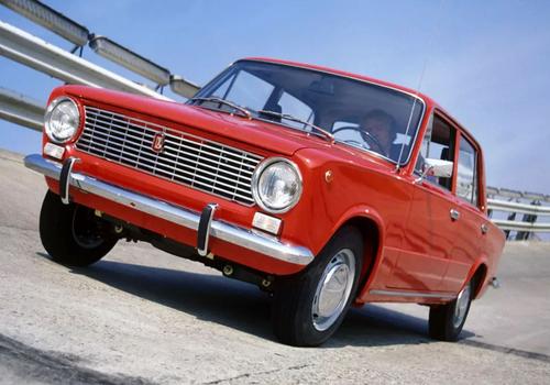 Russia Counts 1.1 Million Cars Older Than 35 Years