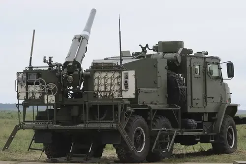 Puede disparar como obús, mortero y cañón: en Rusia están probando el nuevo cañón de artillería autopropulsado "Floks"