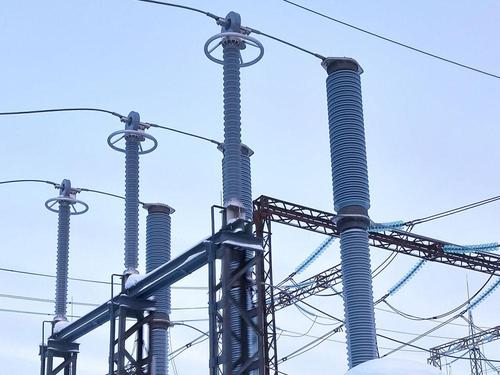 «Россети» внедряют инновационные оптические трансформаторы на сибирских подстанциях