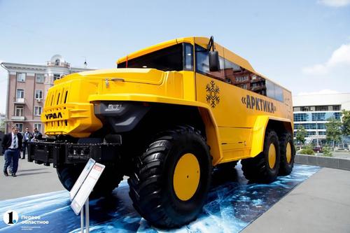Arctic bus