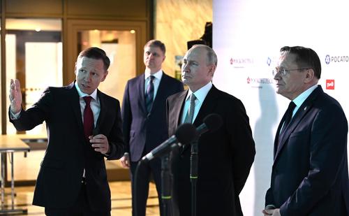 Vladimir Putin visited an exhibition of advanced developments in the field of quantum technologies