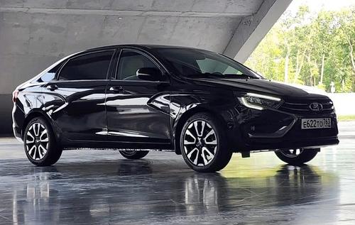 Lada Aura