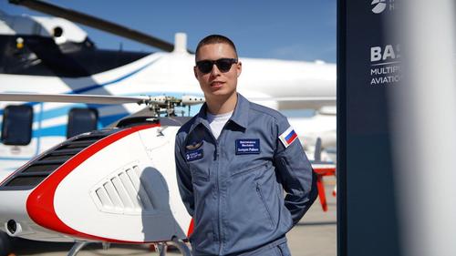 BAS-200 en Dubai Aviashow