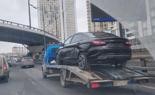 Lada Aura