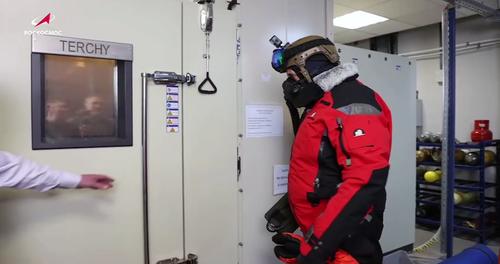 Россиянин готовится совершить первый в мире прыжок из стратосферы на Северный Полюс
