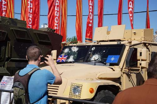 Танки Abrams и Leopard, БМП Bradley, гаубица M777: в Москве открылась выставка с трофейным западным оружием