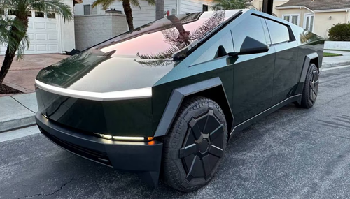 Dos Tesla Cybertruck "atascadas" en la frontera bielorruso-lituana