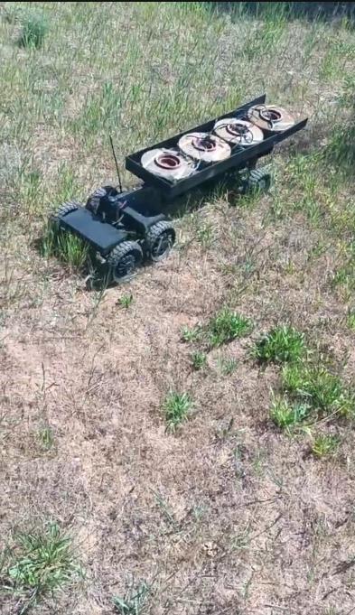 Genialidad en la sencillez: los militares rusos recibieron una "carretilla" para la colocación remota de minas