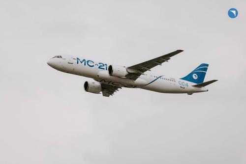 Российский импортозамещённый МС-21 прилетел в Иркутск на хранение