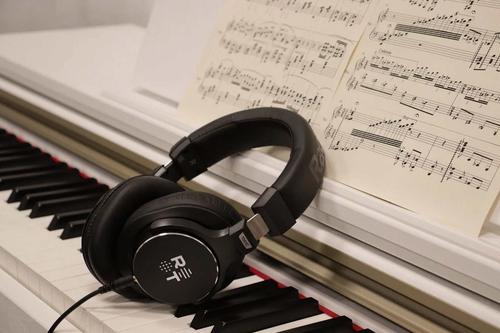 В России начали выпускать наушники Radiotehnika