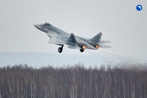 Истребитель пятого поколения Су-57
