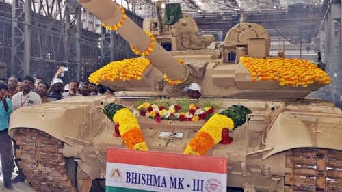T-90 Mk III&nbsp;(Bhishma Mk III) en la fábrica de tanques Heavy Vehicles Factory (HVF) de la empresa estatal india Armored Vehicles Nigam Limited (AVNL)