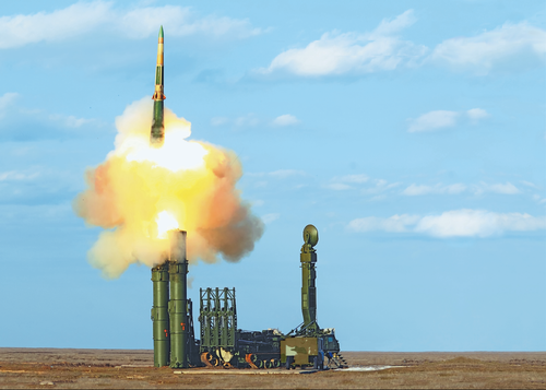 Оборона – кремень. Российская ЗРС «Антей-2500» наглухо закроет небо от ракет врага