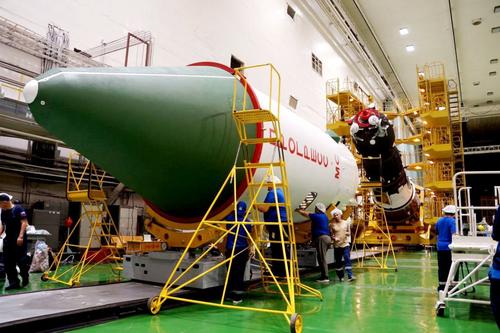La nave "Progress MS-28" en Baikonur pasó la inspección del autor y se dirigió a su cohete