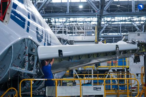 "No menos de tres aviones al mes": se nombran los ritmos de producción de los aviones MC-21 de sustitución de importaciones