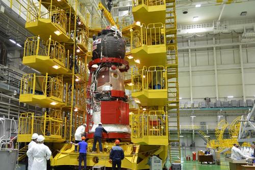  «Союз МС-26» после изъятия из вакуумной камеры.
