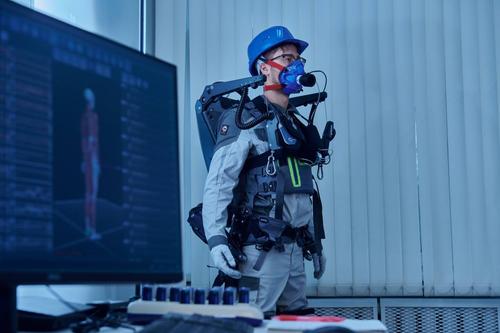 Ayudarán a levantar 60 kg: ROSNANO lanza la producción en serie de exoesqueletos para la industria