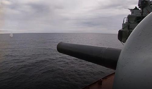 Desenrollado: la artillería naval AK-100 y AK-630 se utilizaron para repeler ataques de drones