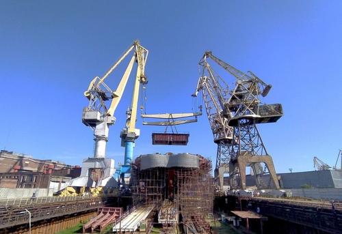 New nuclear icebreaker "Chukotka" receives protective shell block for central compartment