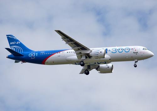 Производство электроники для самолетов SJ-100 и МС-21 нарастят в России: новые заводские мощности введены в строй